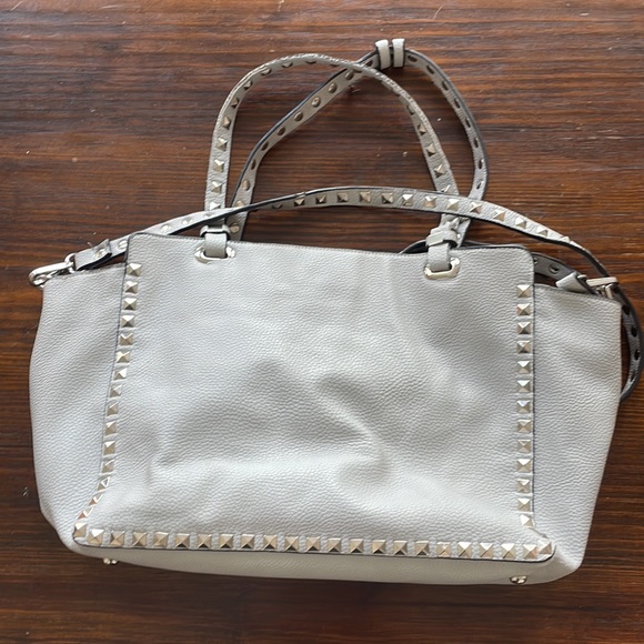 Grey rockstud tote faux pebble leather bag silver closure with rockstudded strap - Picture 3 of 8